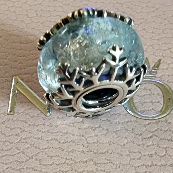 Pandora Winter Blue Snowflake Murano Charm - Picture 5 of 9